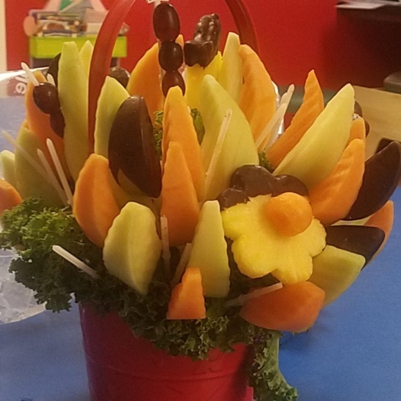 Meet your Posher, Laura - Picture 1 of 1